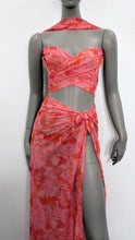 Load image into Gallery viewer, FLORA set in coral
